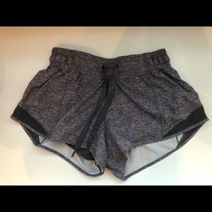 Lululemon Hotty Hot Short 2.5”